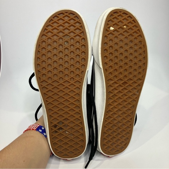 Vans Sk8 mid high top sneakers rose thorns embroidered black red women’s size 8 - Picture 7 of 9